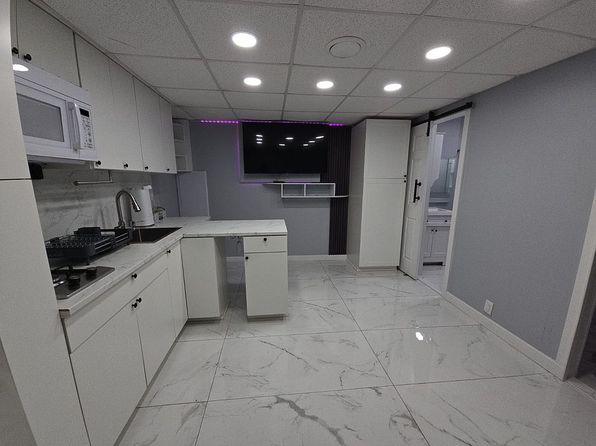 miami-florida-2057620878 picture