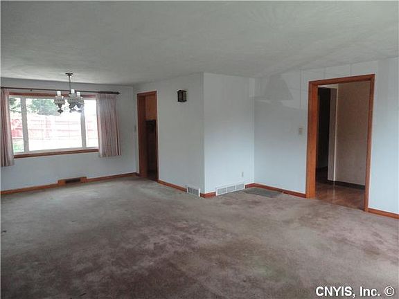 3rd image of 114 Paikin Dr