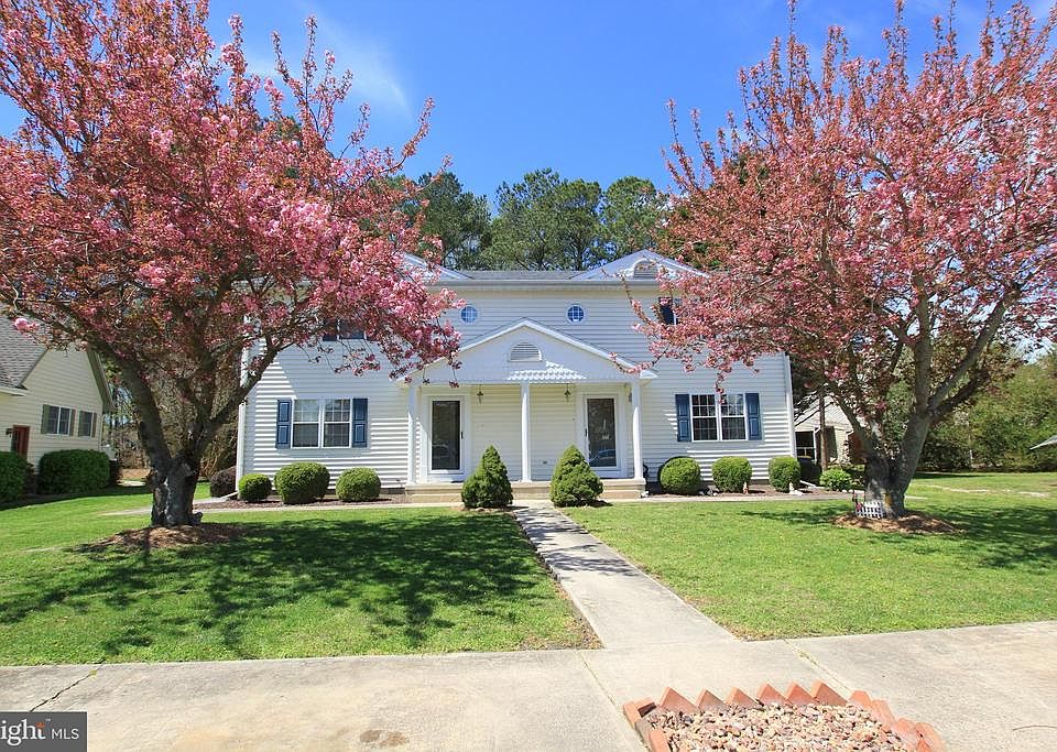 1st image of 942 Turtle Dr #A