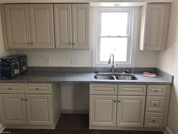 4th image of 1488 W 116th St