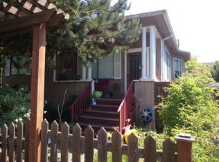 6732 19th Ave NW, Seattle, WA 98117