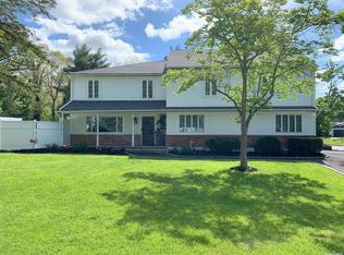 2 Lillian Rd, Nesconset, NY 11767