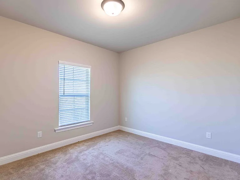 603 Ives Way — Photo 7