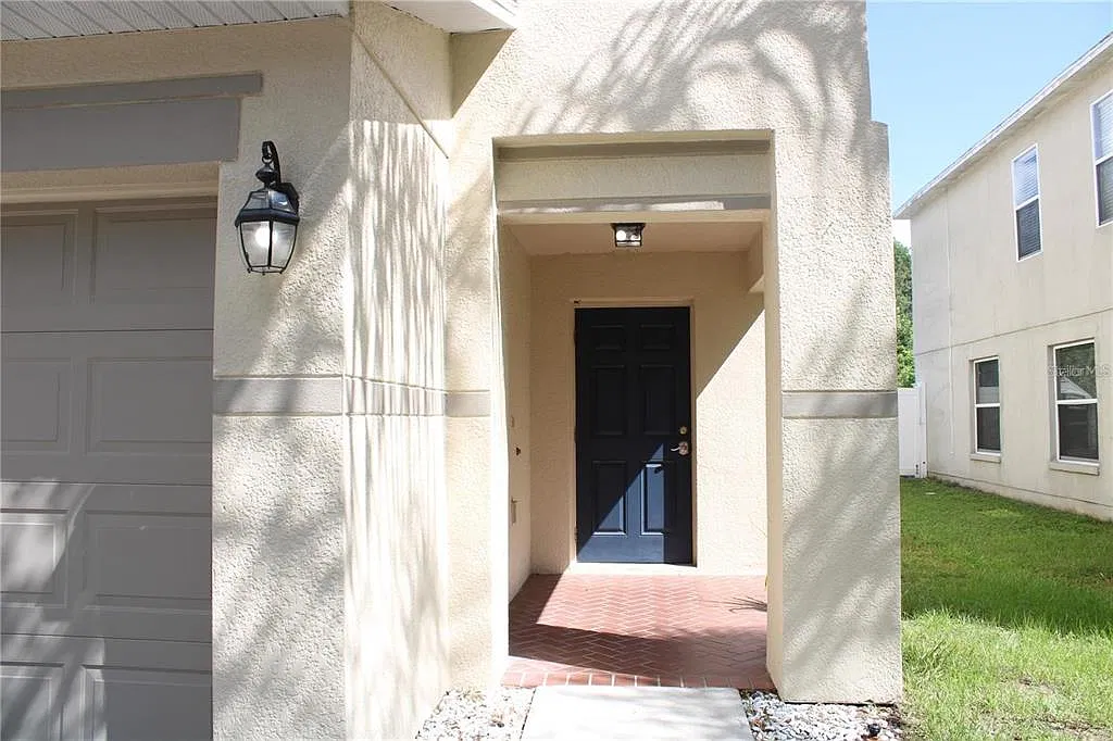 4 bed, 2.5 bath, 1774 sqft, $2,300 — Photo 2