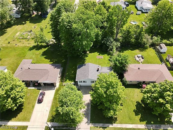 2nd image of 1247 Saxon Ave