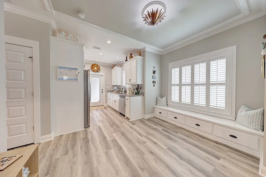 3 bed, 1233 sqft, $2,000 — Photo 4