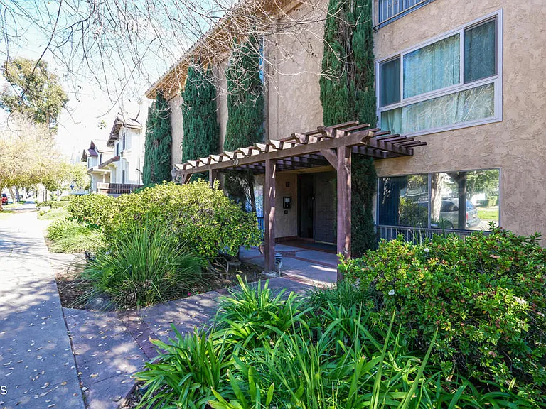 120 S Sierra Madre Blvd #205 — Photo 37
