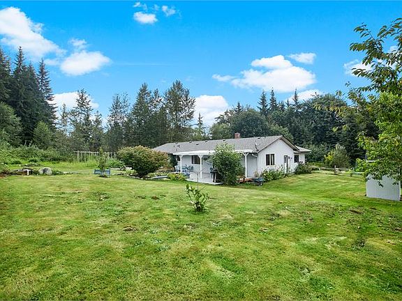 4th image of 632 198th Ave NE