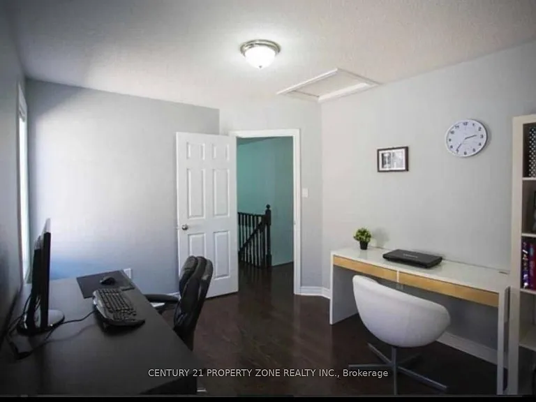 1041 Ellesmere Rd N — Photo 11