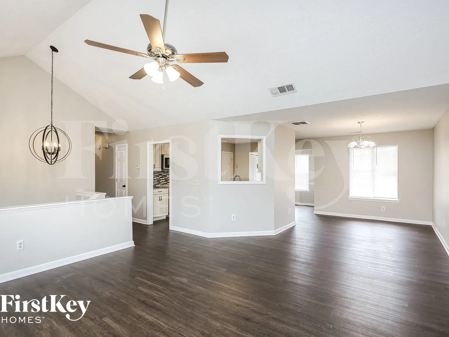 4 bed, 2.0 bath, 2300 sqft, $2,355 — Photo 3