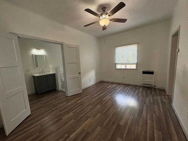 1000 Redondo Ave — Photo 11