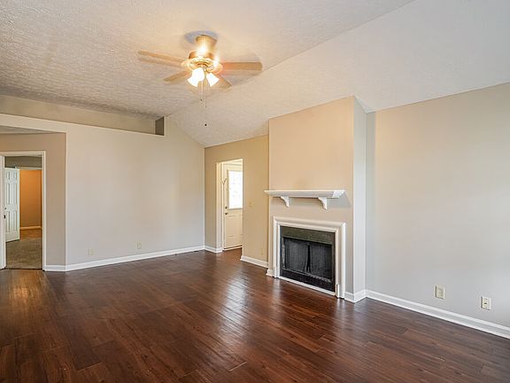 4th image of 4020 Calumet Dr