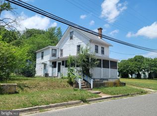212 Union St, Elmer, NJ 08318