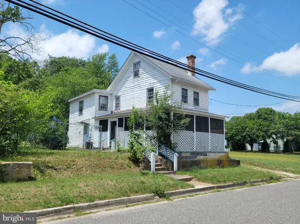 212 Union St, Elmer, NJ 08318