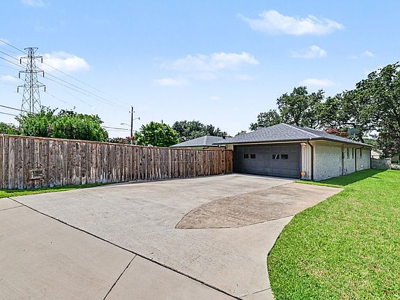 3rd image of 7441 Whispering Pines Dr