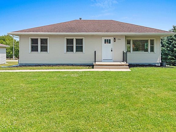 2nd image of 1734 Oakridge Pl