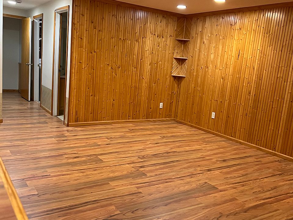 1st image of 428 Appleblossom Ln W #1