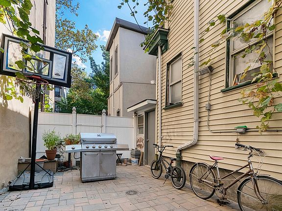 4th image of 215 Saint Nicholas Ave