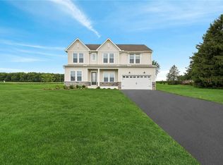 5733 Frederick Dr E, Allen Township, PA 18017