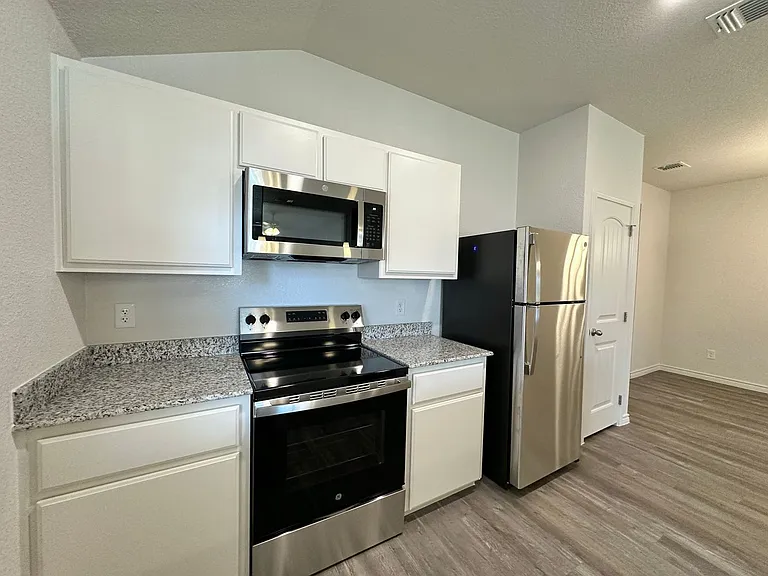 218 B Dolphin — Photo 11