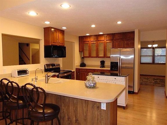 5th image of 3826 Westwind Dr