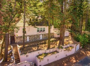 27693 Lakes Edge Rd, Lake Arrowhead, CA 92352