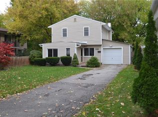 218 Leicestershire Rd, Rochester, NY 14621