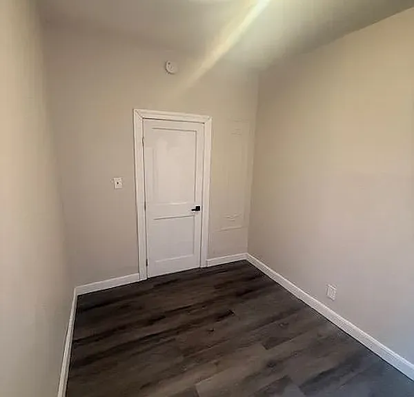 1144 Blake Ave #1R — Photo 14