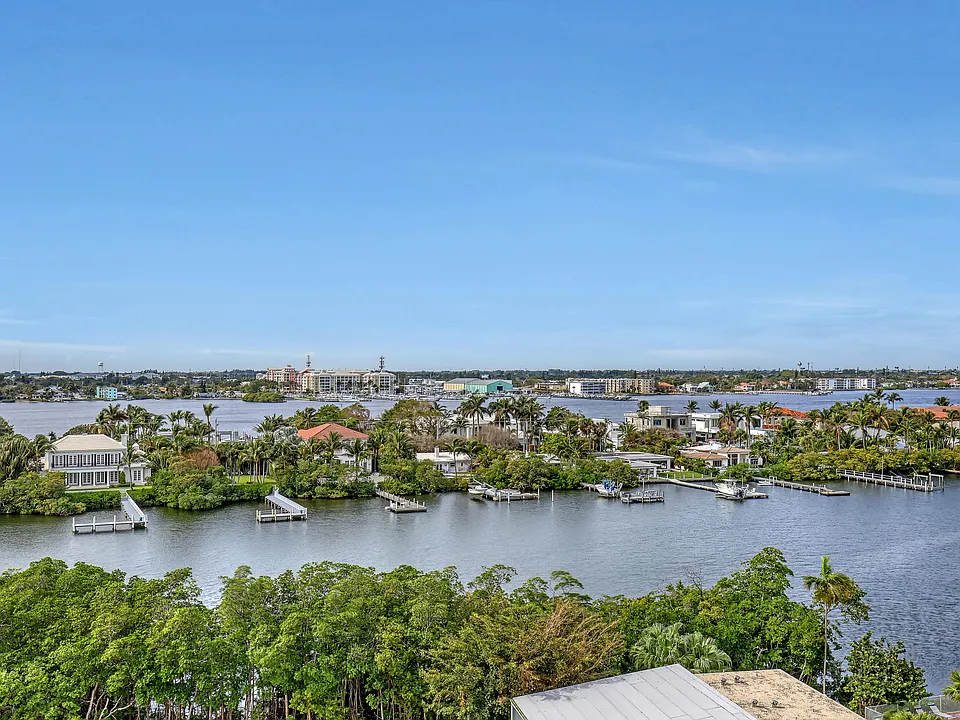 3589 S Ocean Blvd #910