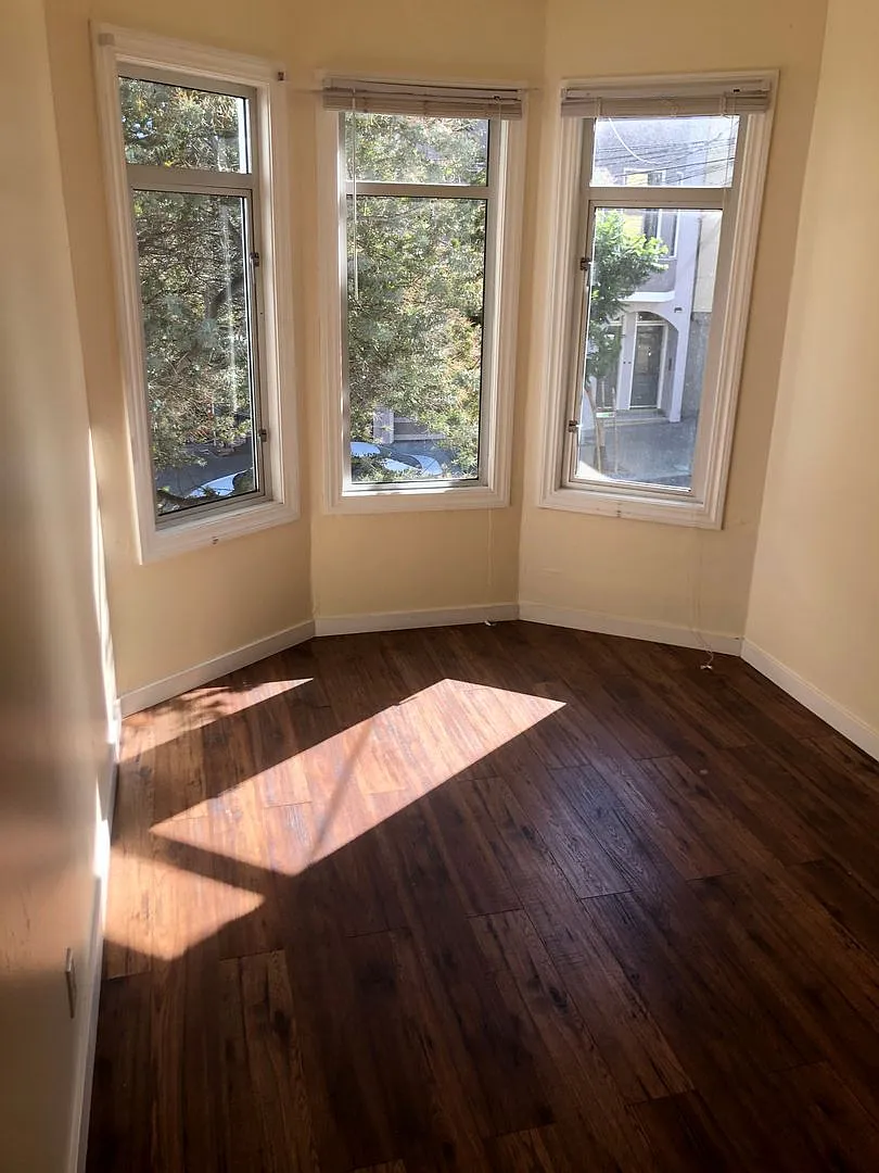 Remodeled One Bedroom In Noe/Mission With Outdoor Back Deck/Patio, Parking And Storage - Open Hou... — Photo 2