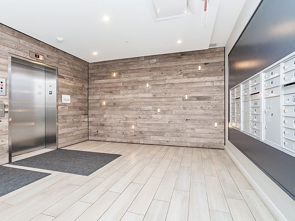 4th image of 197 Washington St #409