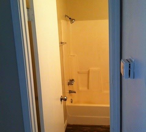 4th image of 14622-8 Central Woods Ave