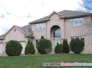 4640 Vinewood Ln N, Plymouth, MN 55442