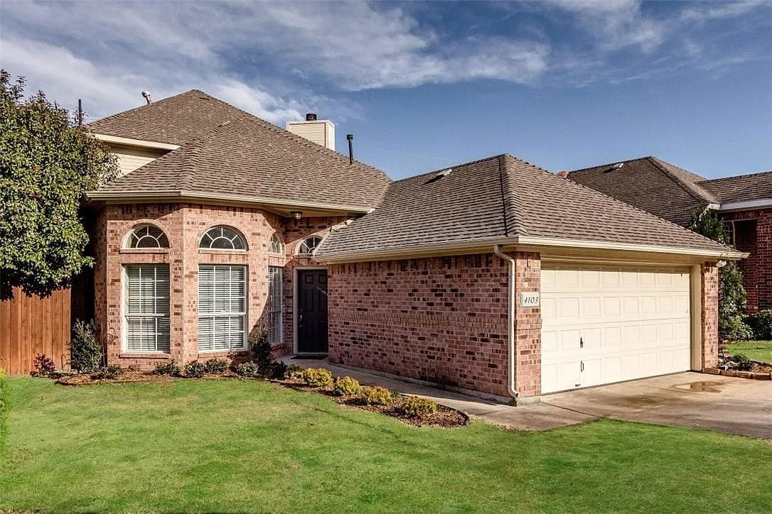 3 bed, 2118 sqft, $3,099 — Photo 2