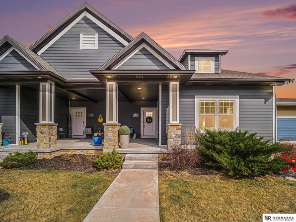 7244 Kentwell Ln, Lincoln, NE 68516