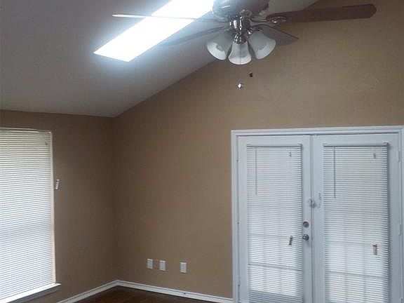 3rd image of 4327 Willow Bend Dr
