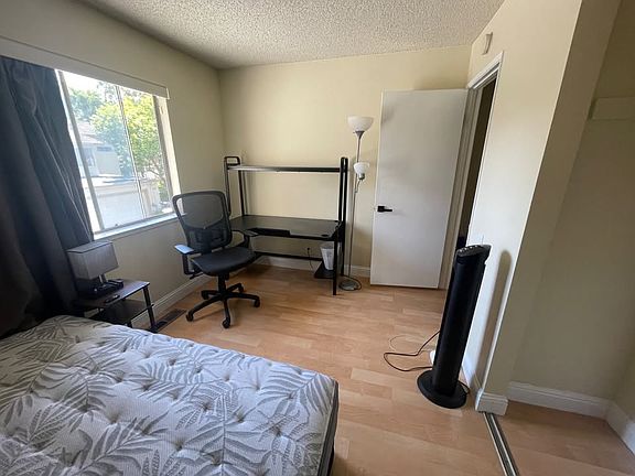 4th image of 6822 Jarvis Ave
