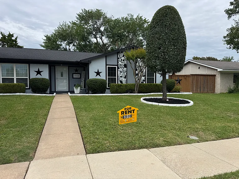 1705 Hawthorne Ln — Photo 39