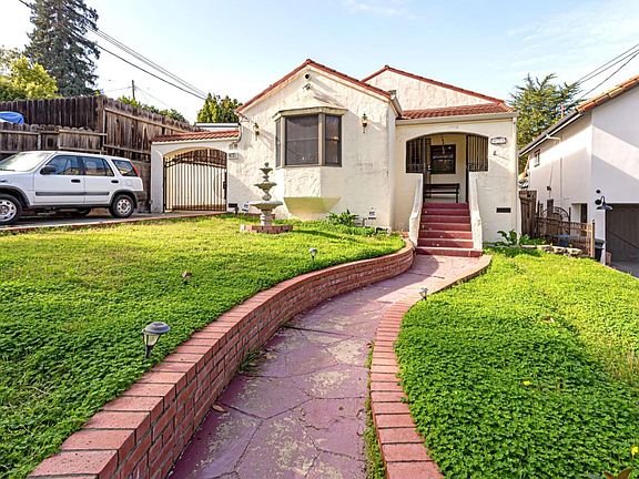 2nd image of 438 Avenue Del Ora