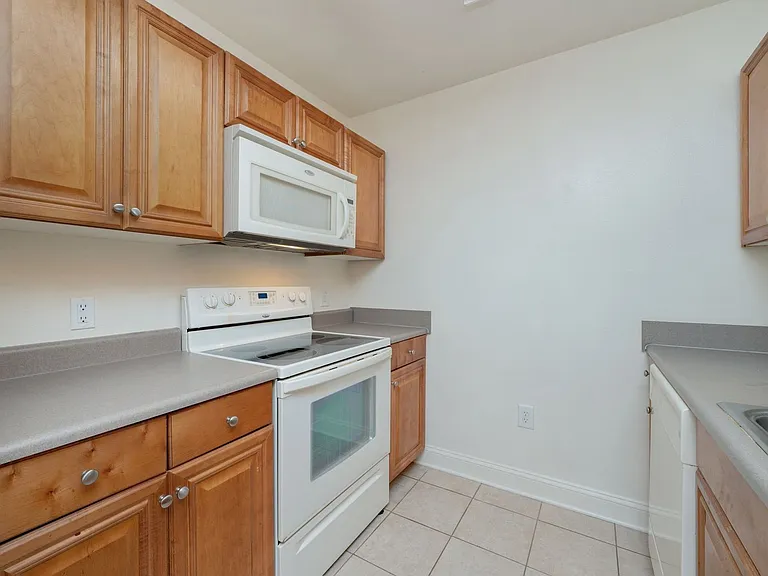 715 Majestic Dr — Photo 10