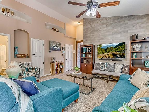 3rd image of 13490 Everingham St