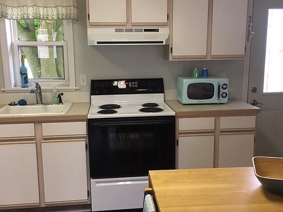 2nd image of 1230 N Shore Dr