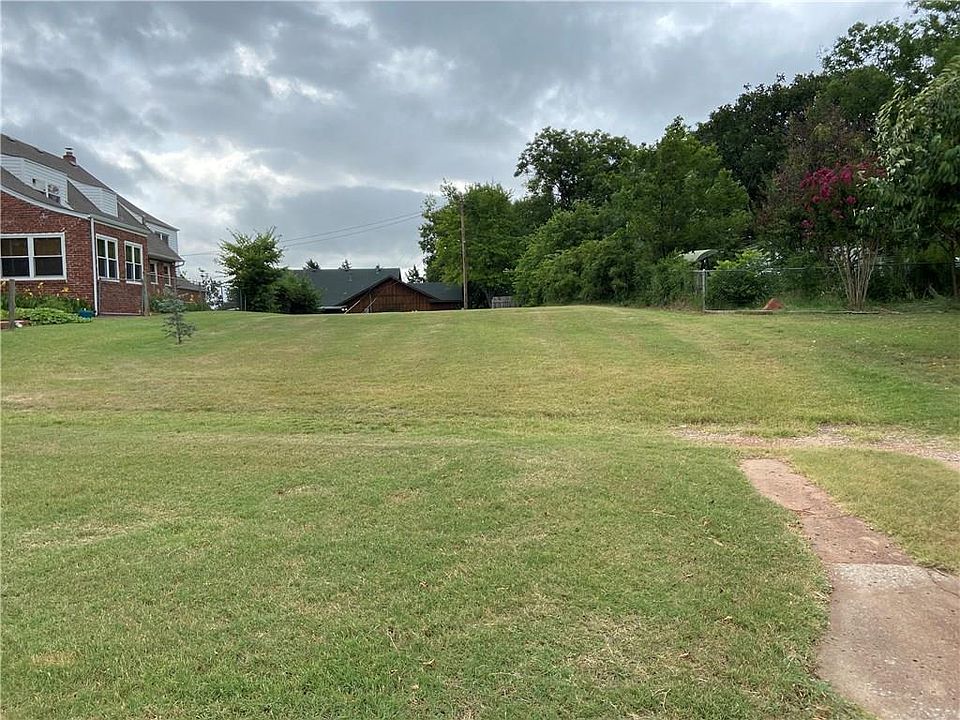2nd image of 608 N Park St Lot 36
