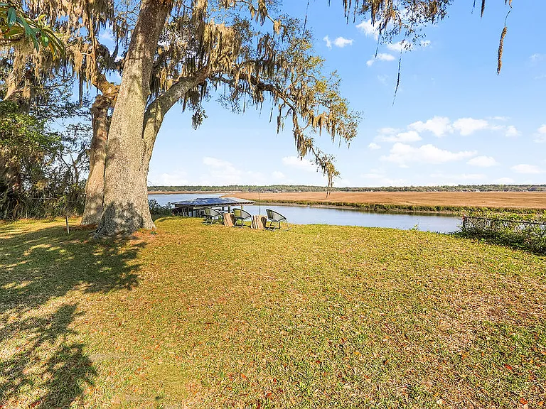 1321 Azalea Ave — Photo 2