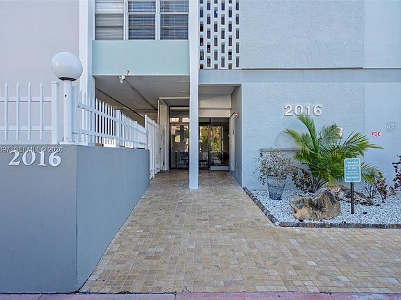 4th image of 2016 Bay Dr APT 203