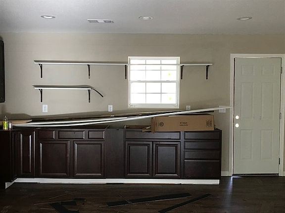3rd image of 39 Arbor Dr