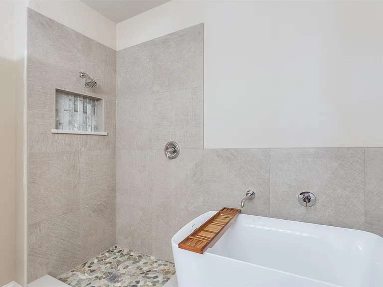 2356 Jaguar Dr — Photo 8