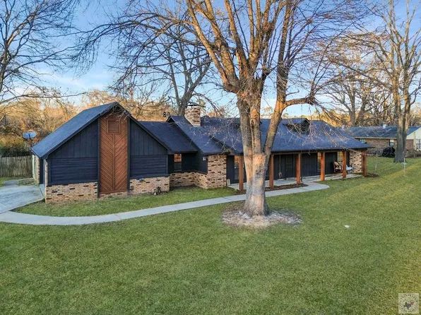 6108 Pebble Brook Dr, Texarkana, TX 75503