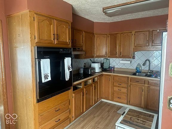 5th image of 1832 Bauer Rd