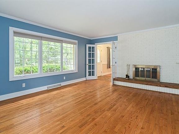 2nd image of 2481 Livernois Dr